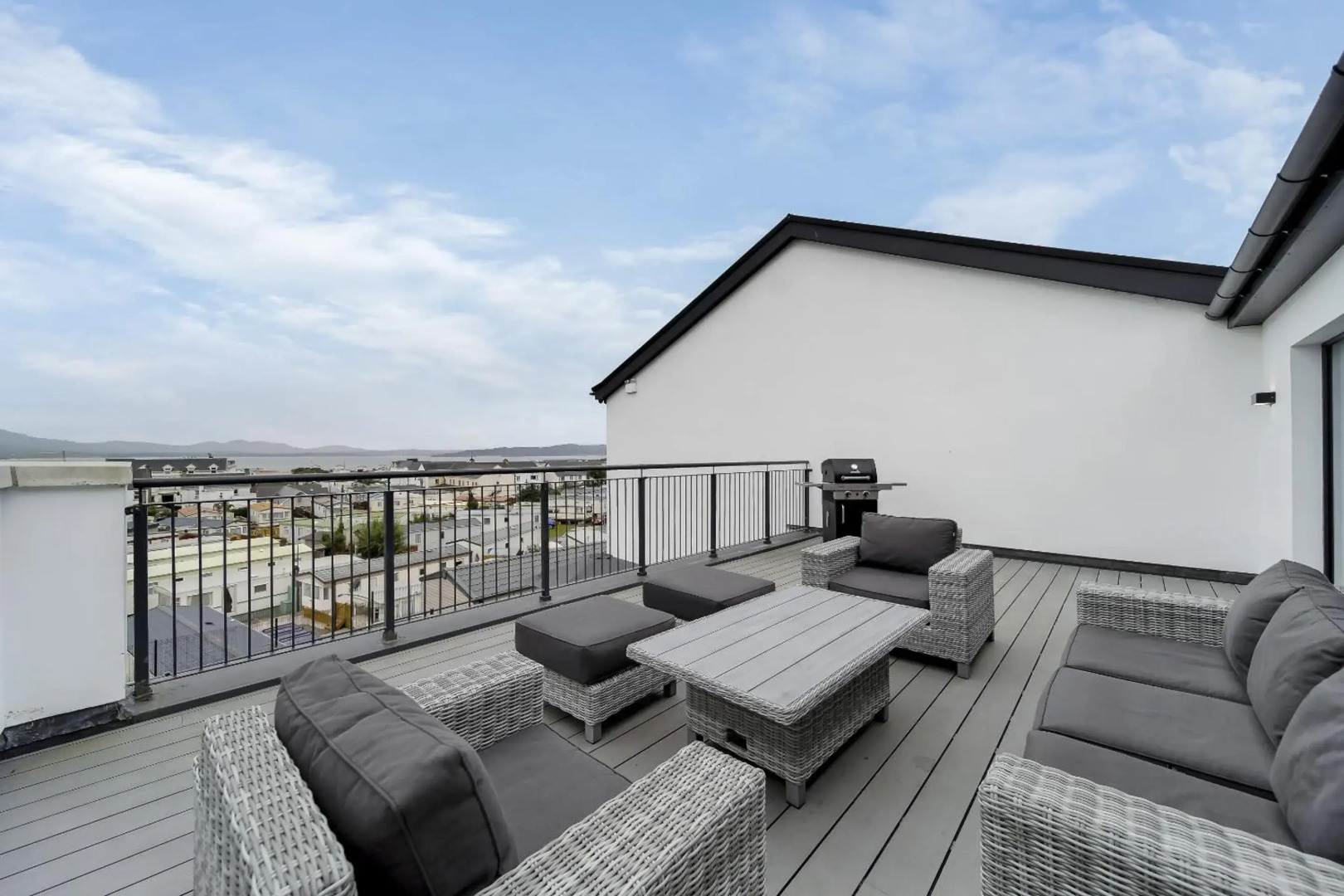 BayView Luxury 3 Bedroom Apartment First Floor