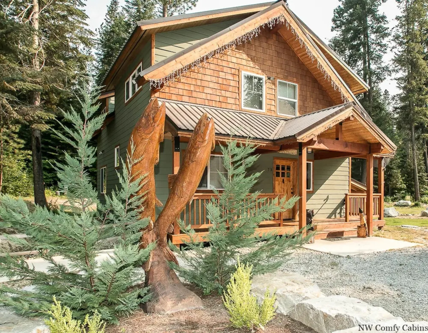 Salmon Chalet Chalet 2 NW Comfy Cabins