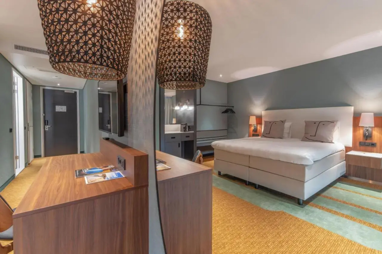 Отель Van der Valk Schiphol A4