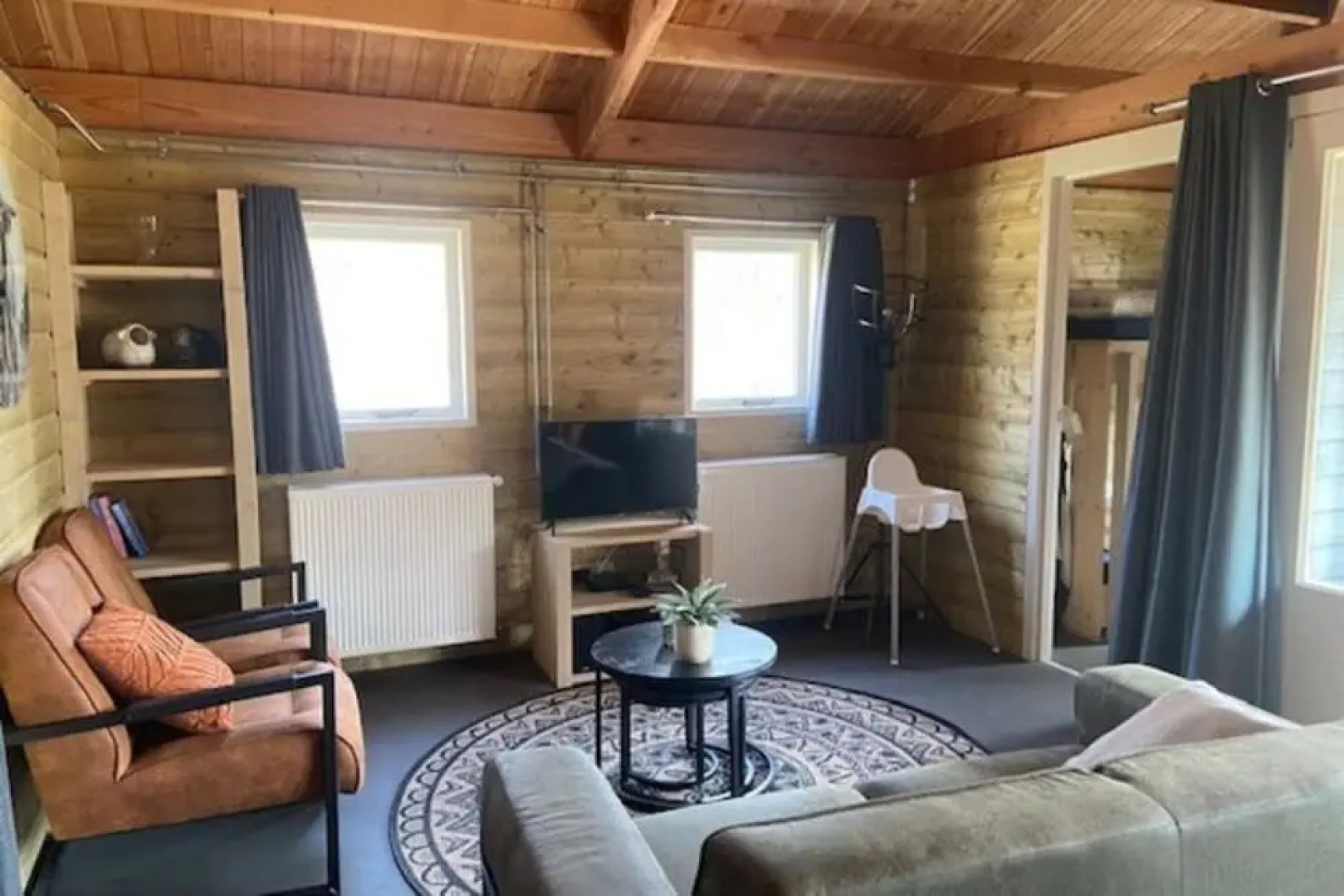 Modern Cabin-style Bungalow