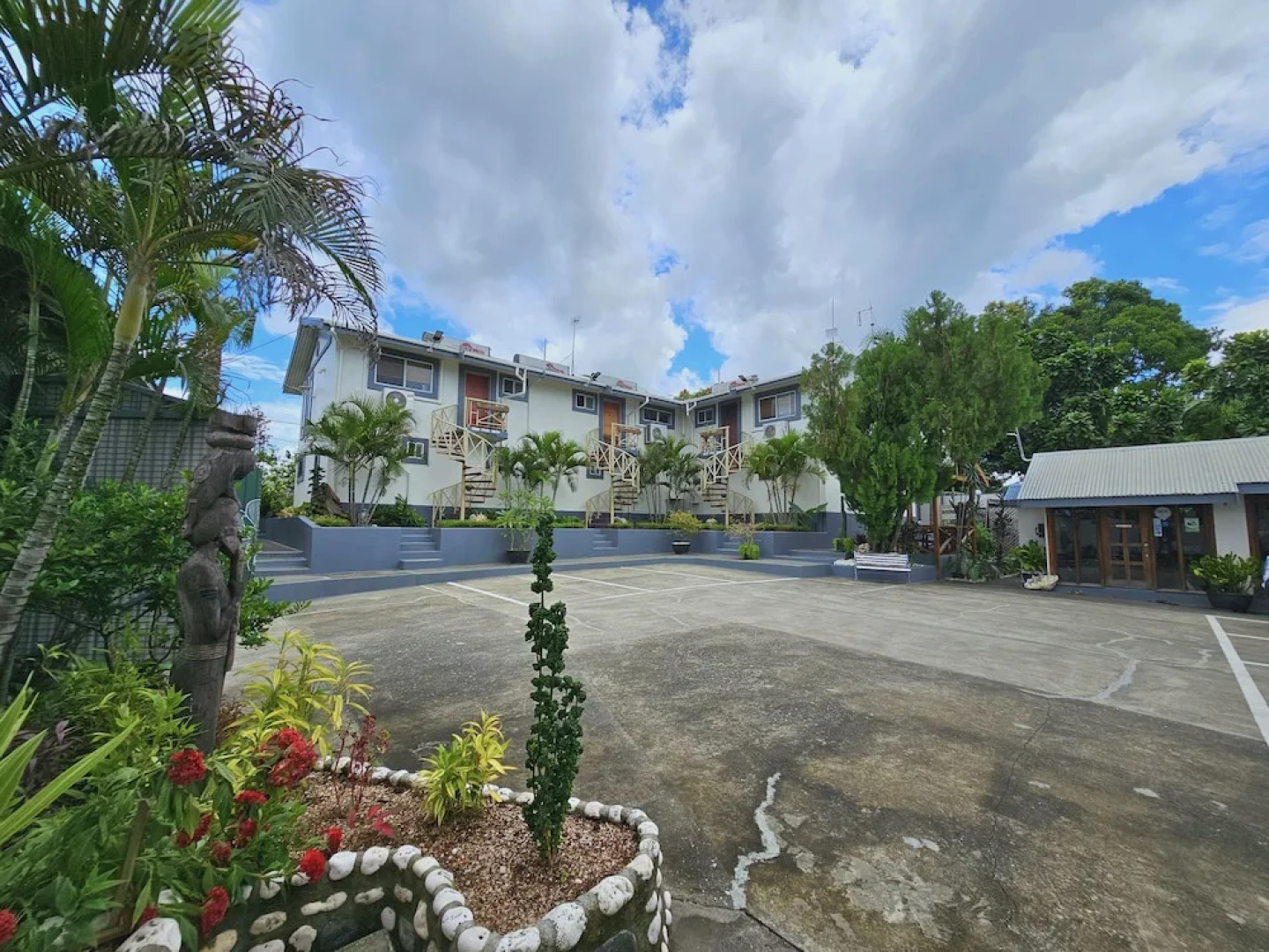 Sanalae Apartments