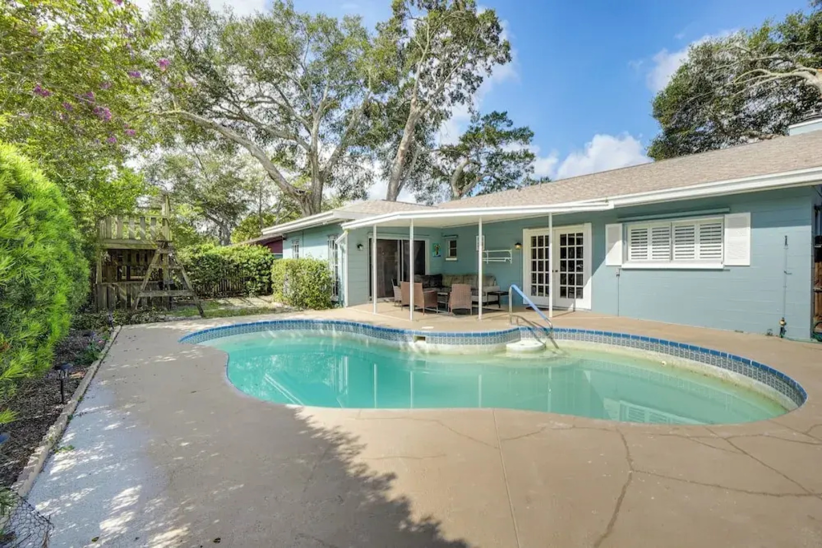 Near Busch Gardens: Sunny Florida Retreat w/ Pool!