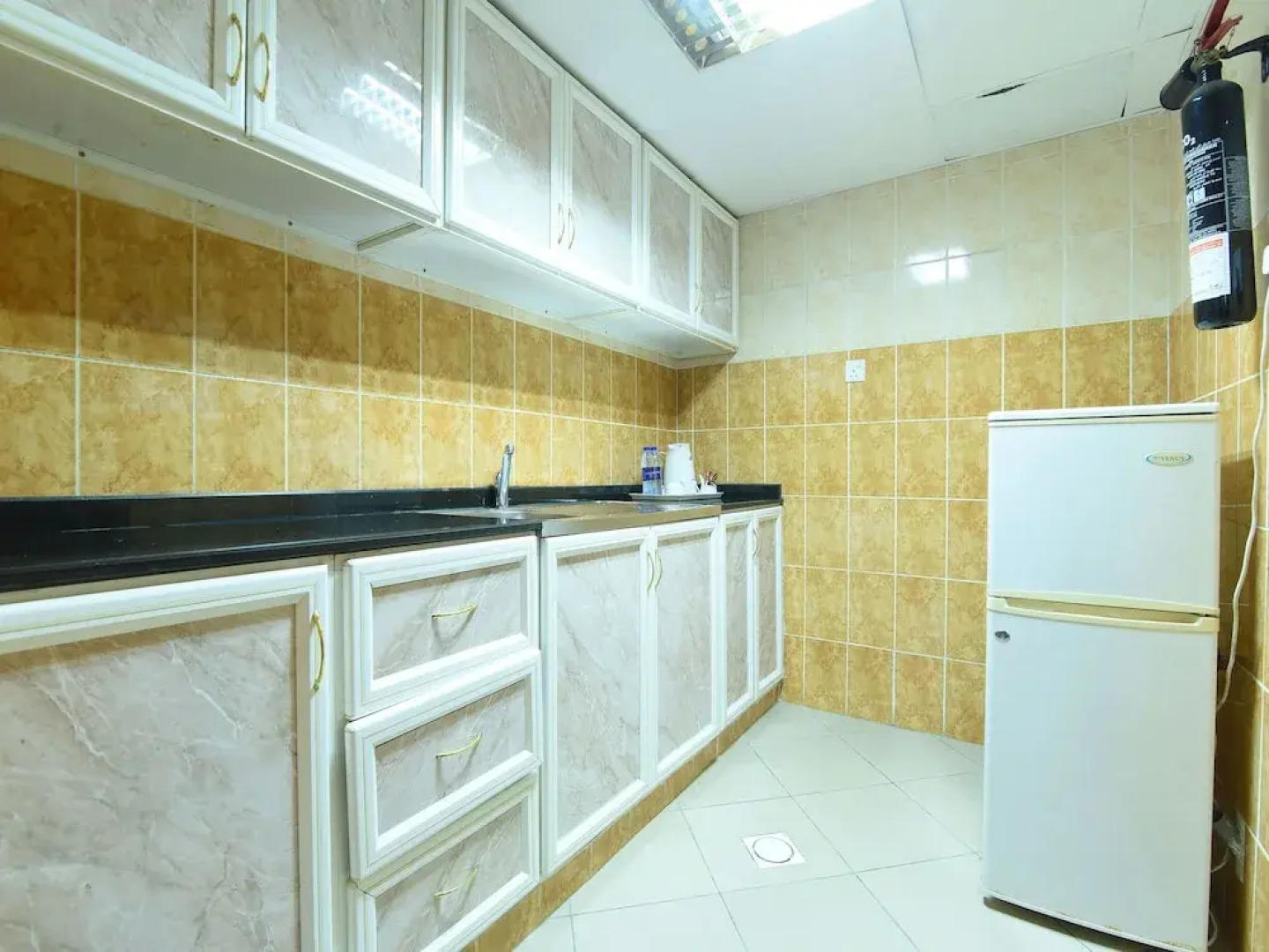 OYO 274 California Suites