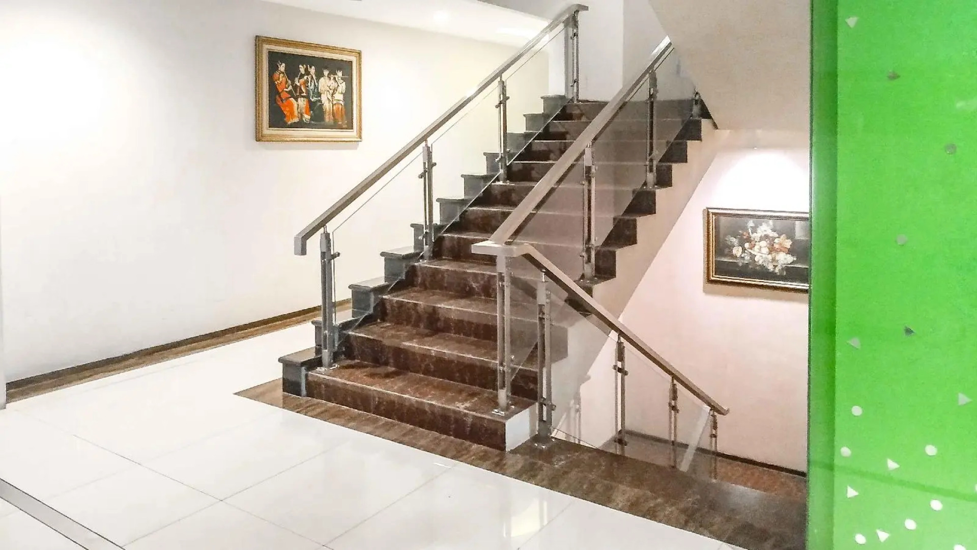 RedDoorz Premium @ Jalan Veteran Bojonegoro