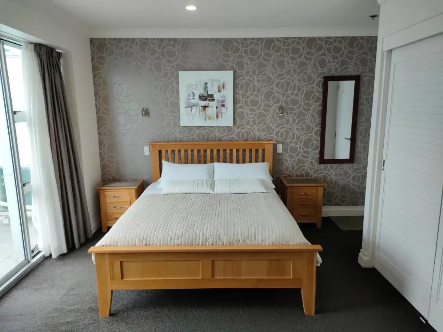 Sea View Princes Wharf Apartments