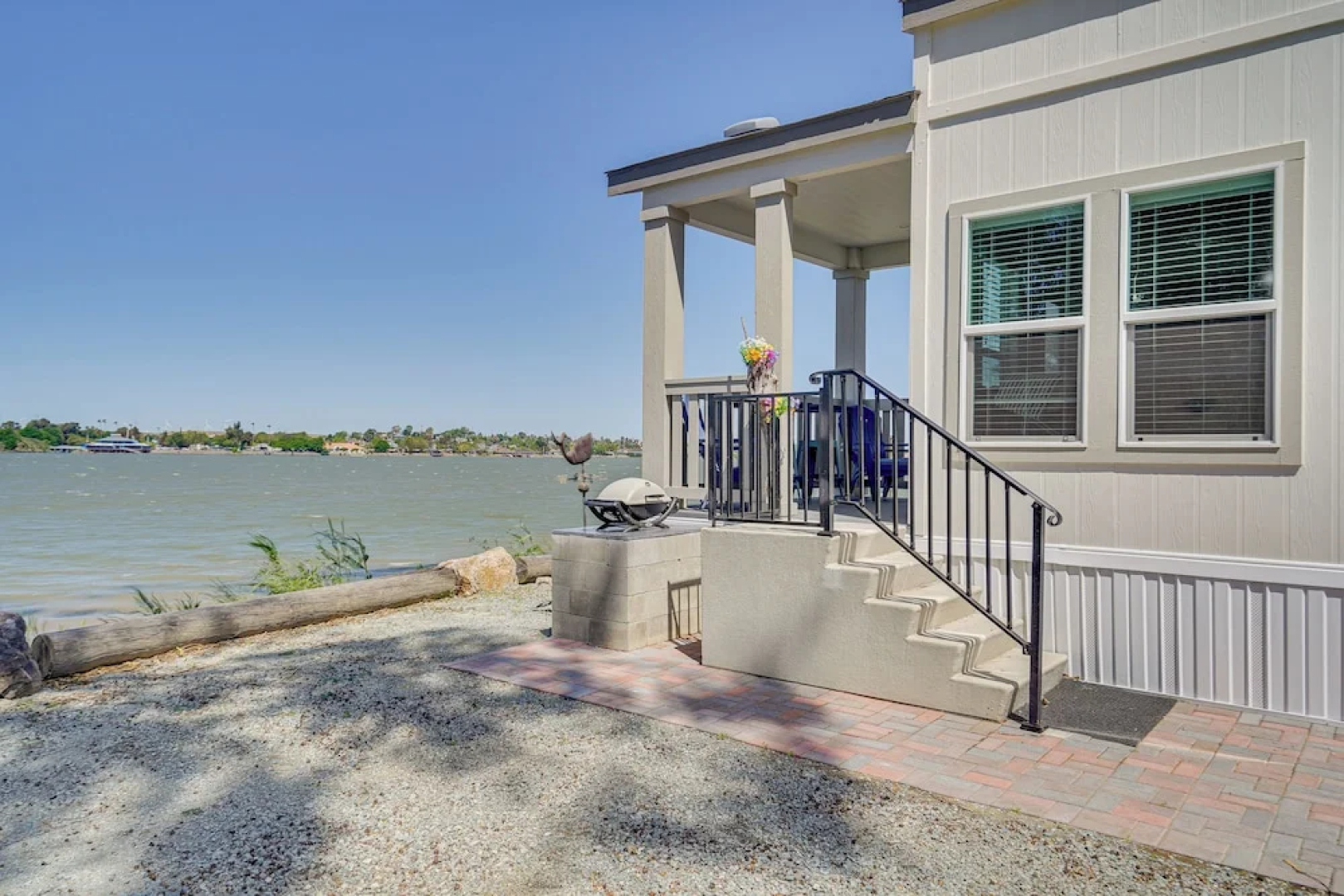 Riverfront Isleton Cottage < 1 Mi to Rio Vista!