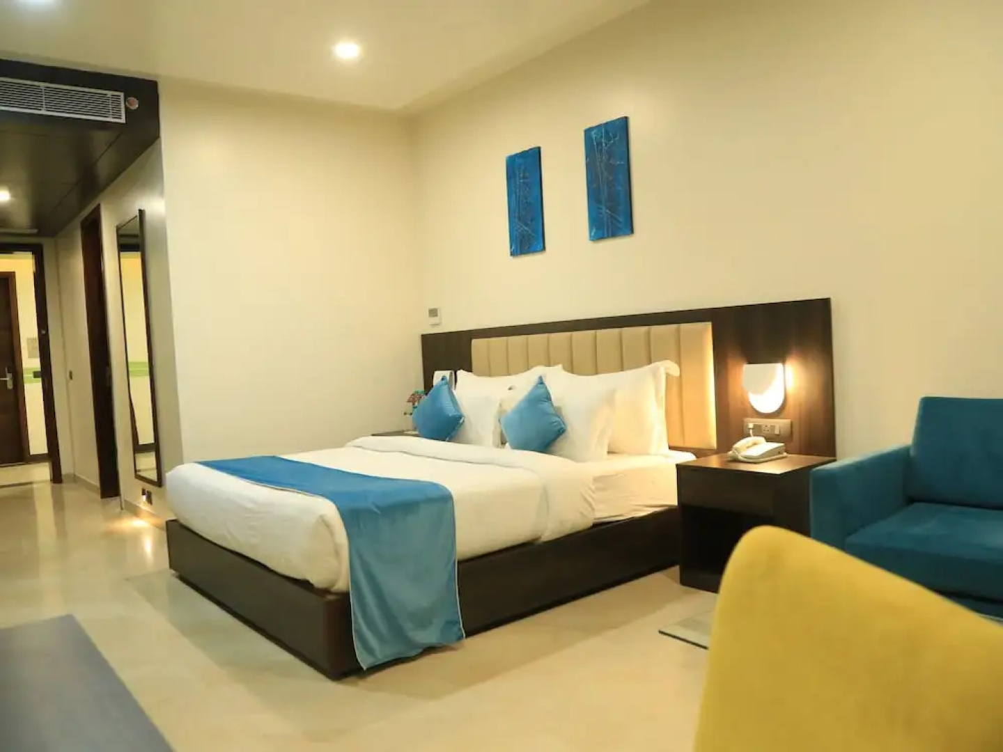 Hotel Bravia Pancheel - By Satguru