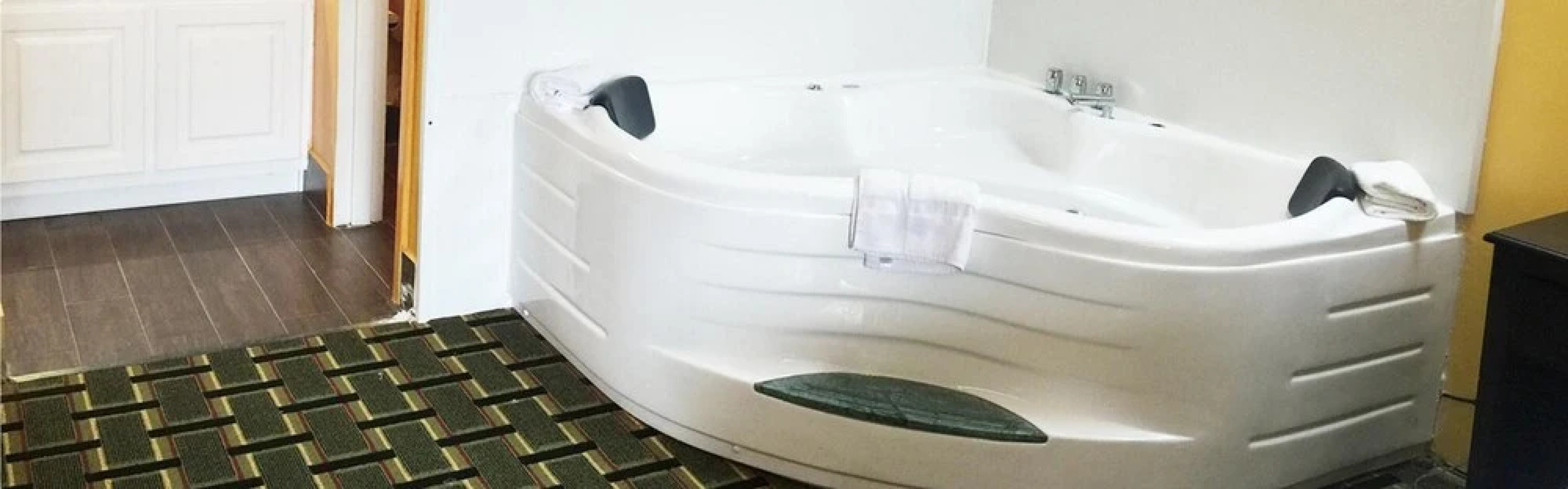 Corinth Inn & Suites