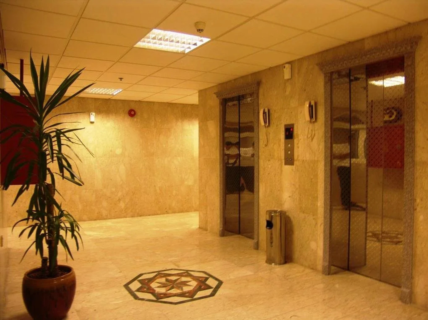 Al Sadd Suites Hotel