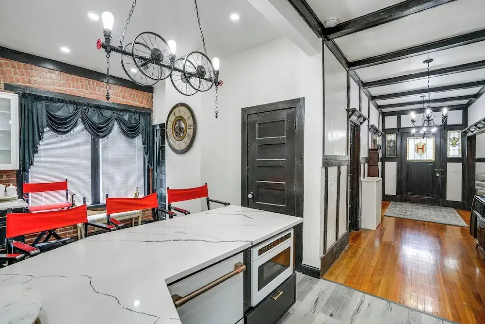 Walk to Nott Memorial: Studious Retreat Near Eats