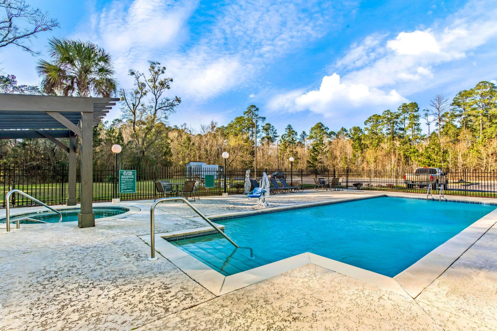 La Quinta Inn & Suites by Wyndham Mobile Satsuma / Saraland