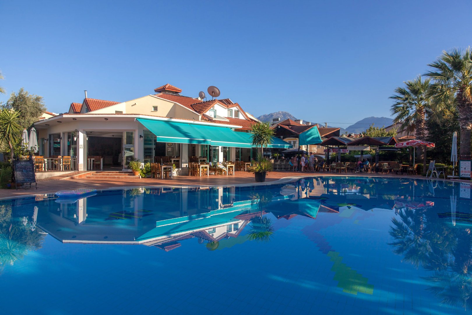 Rebin Beach Hotel