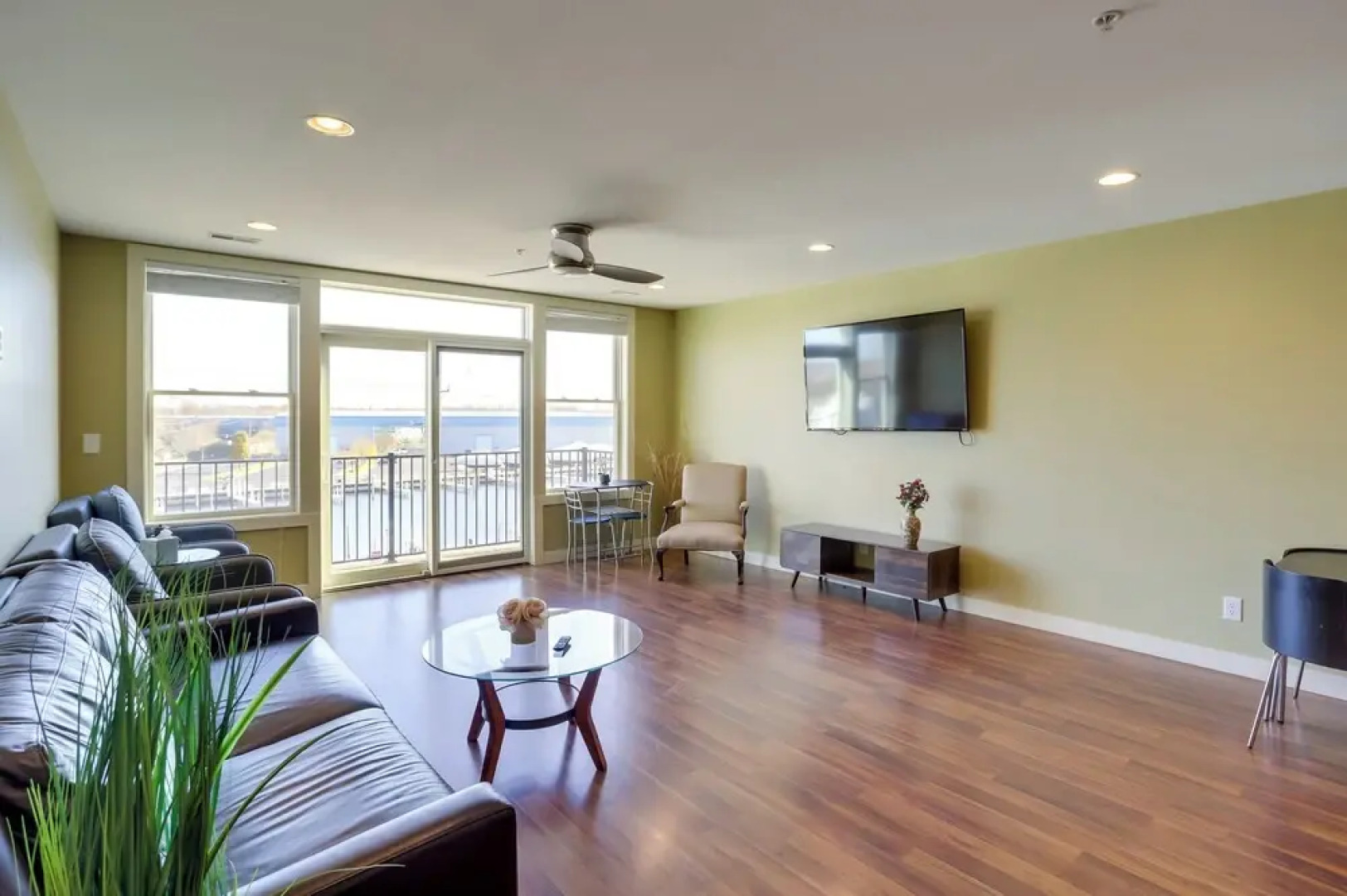 St Joseph Condo < 1 Mi to Beach & Downtown!