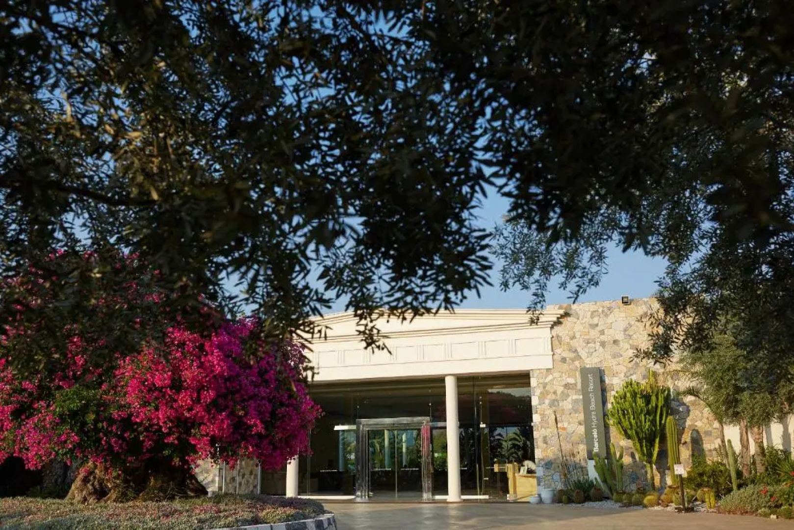 Hydra Beach Resort