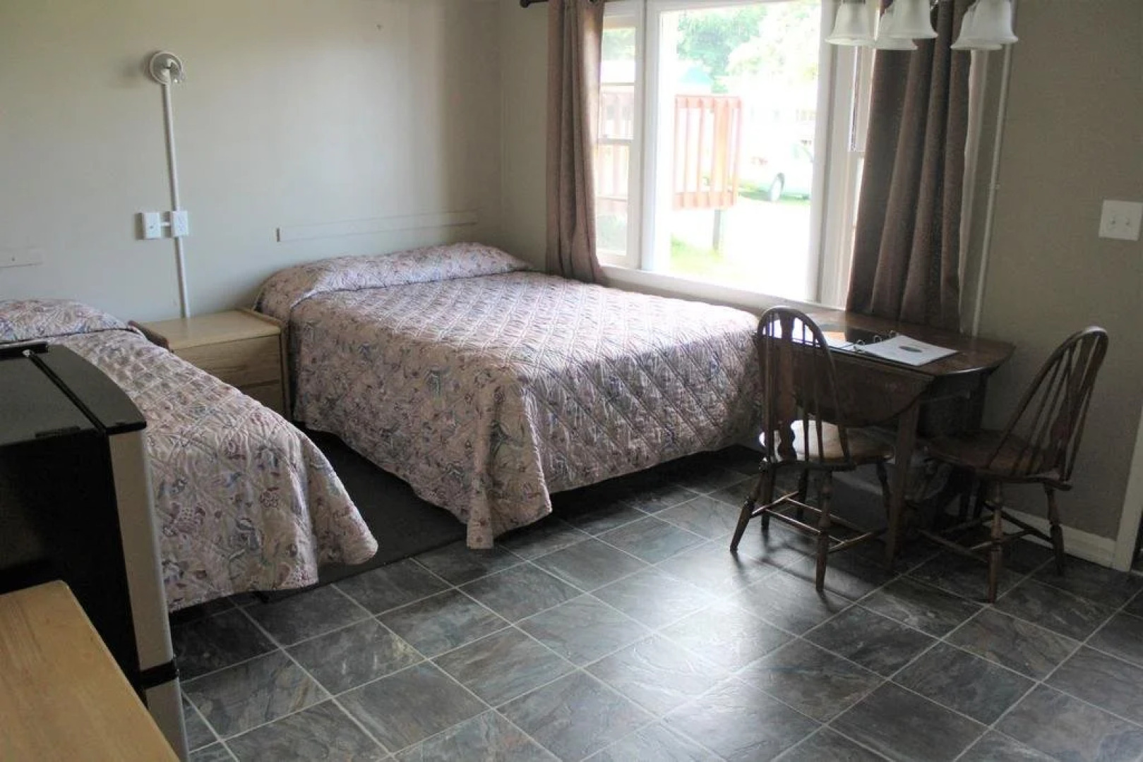 Hill View Motel and Cottages