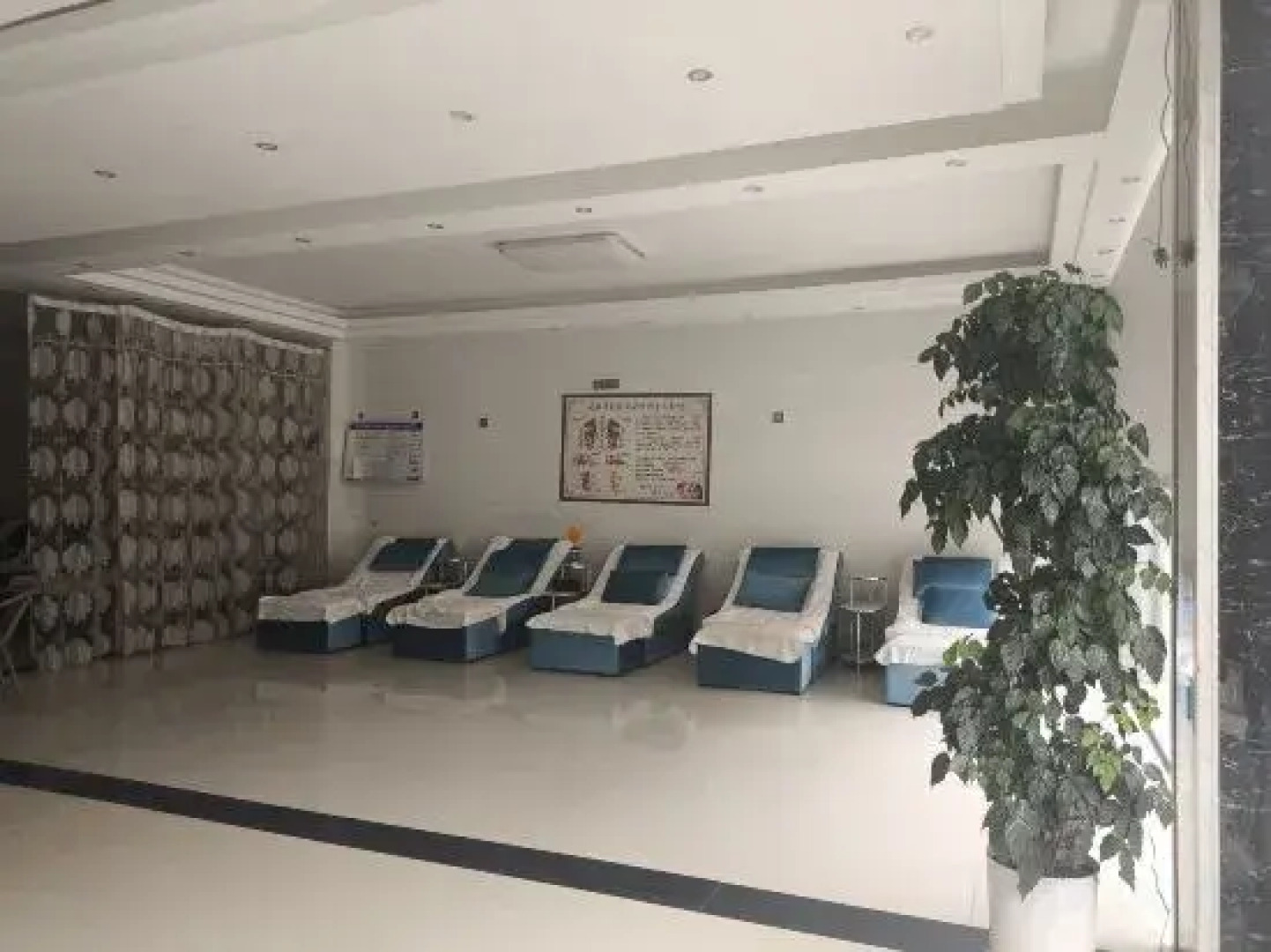 Xinlongmen Foot Bath Inn