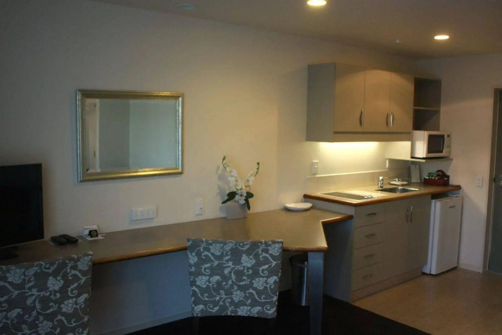 Cedar Grove Motor Lodge