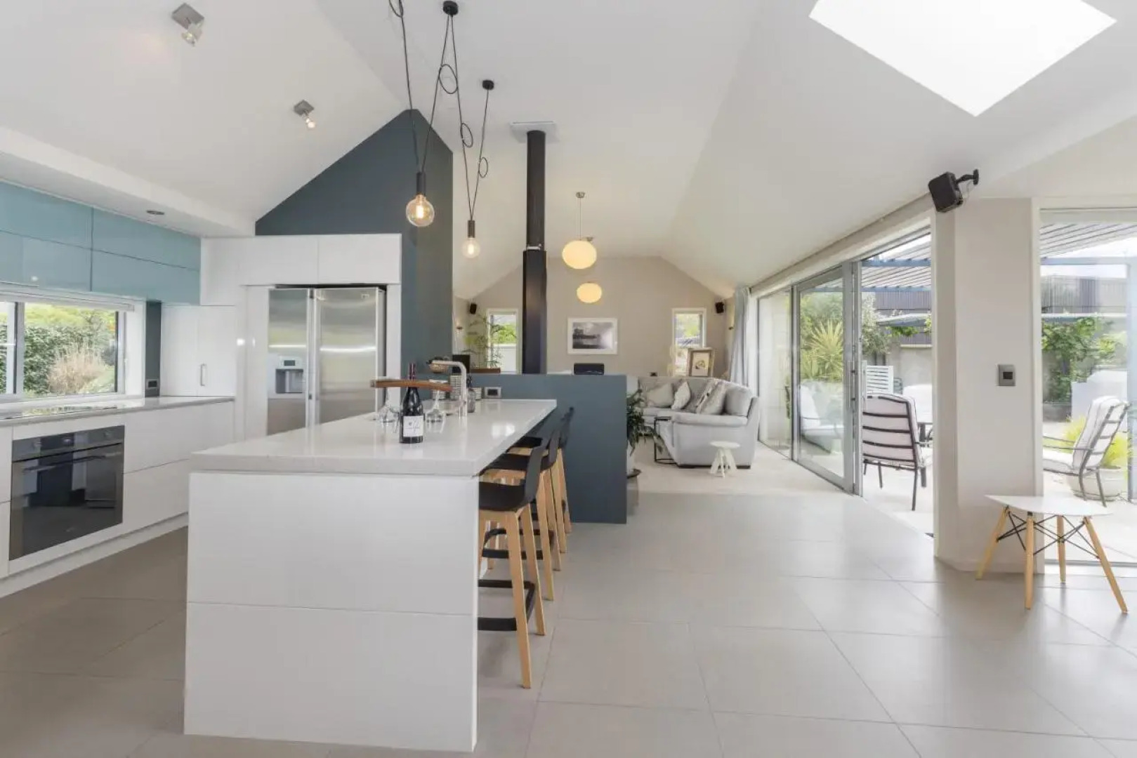 The Lakehouse - Cromwell Holiday Home