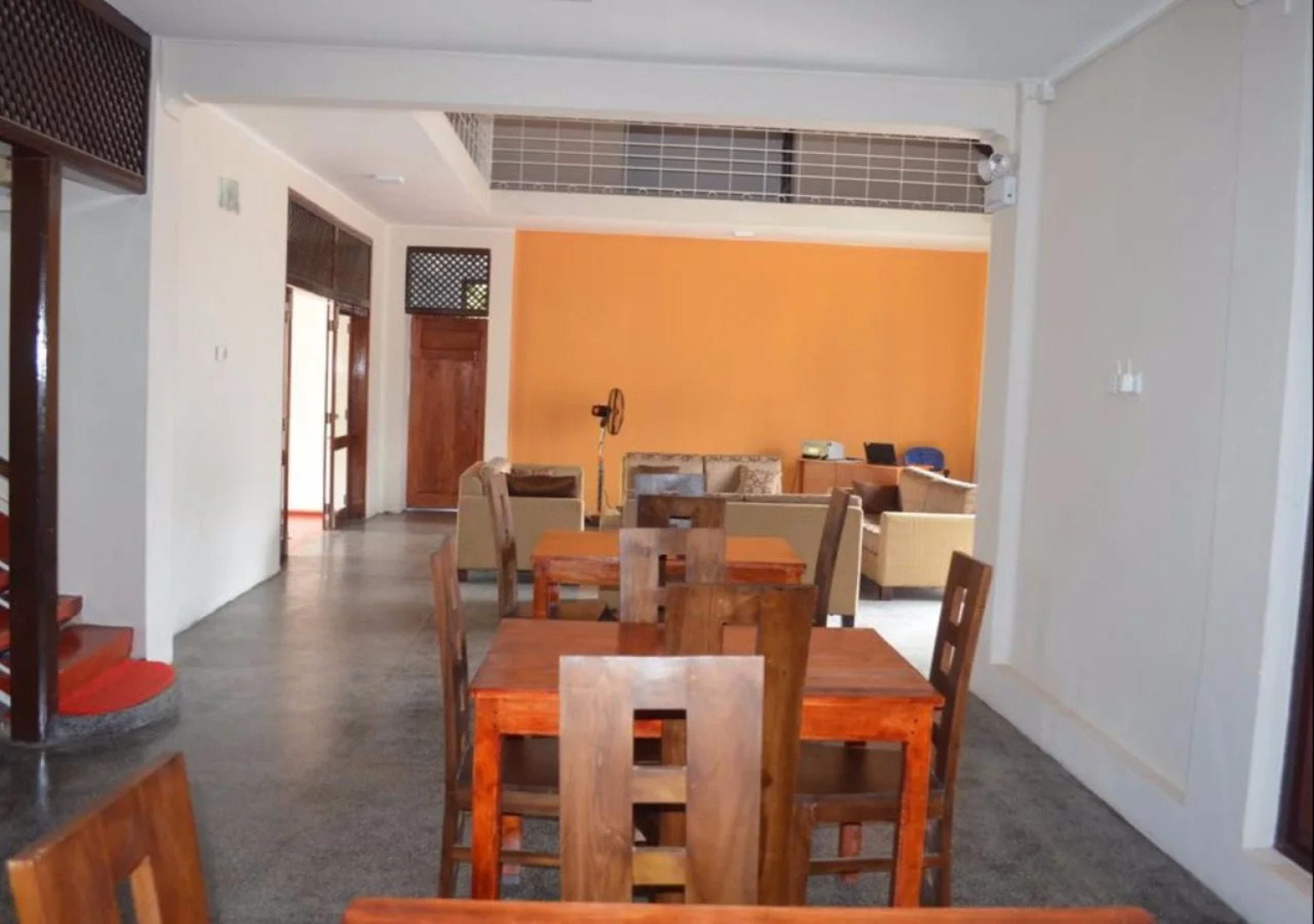 Dayanithi Guest House