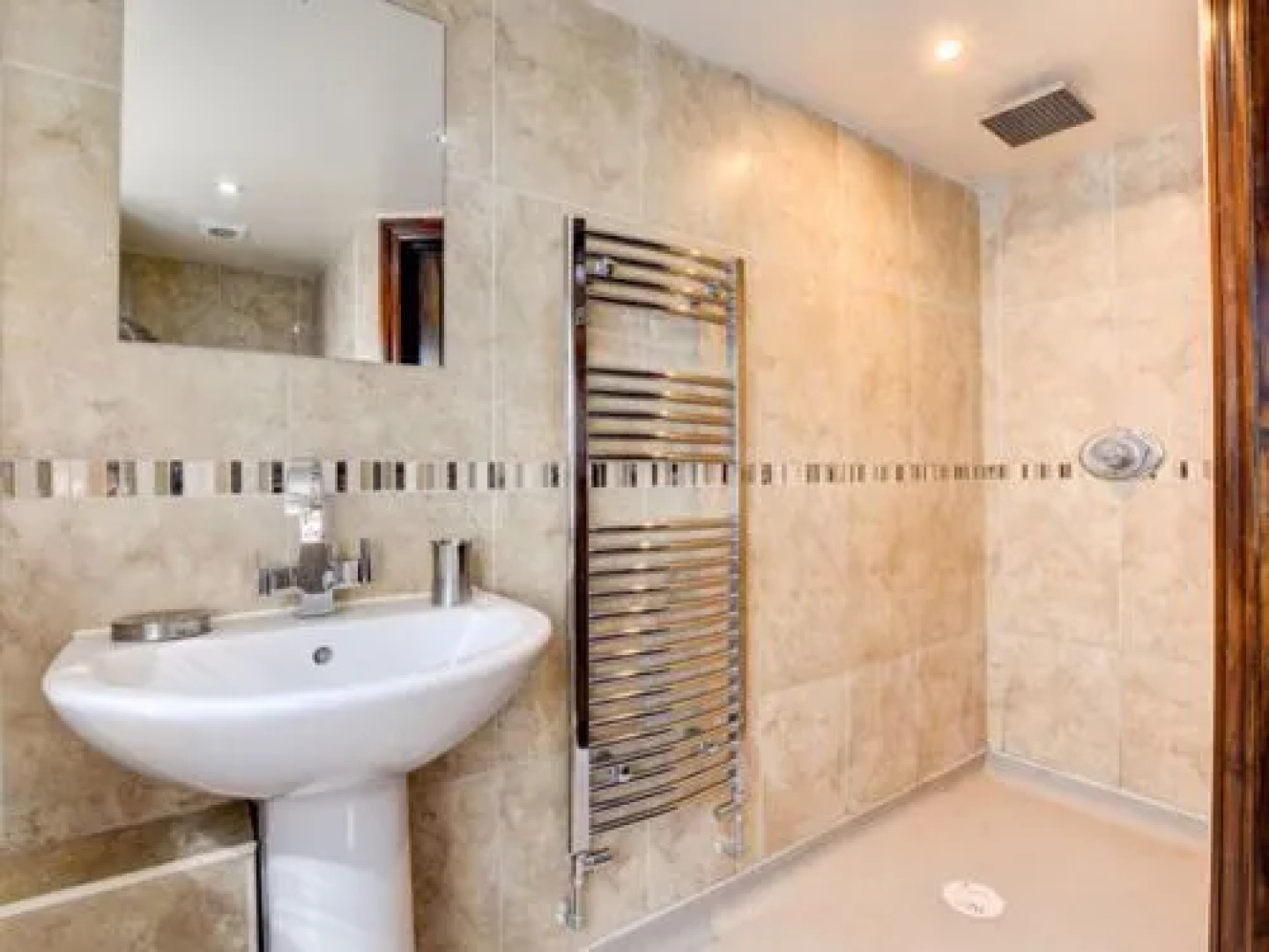 House Ty Cart Aquila