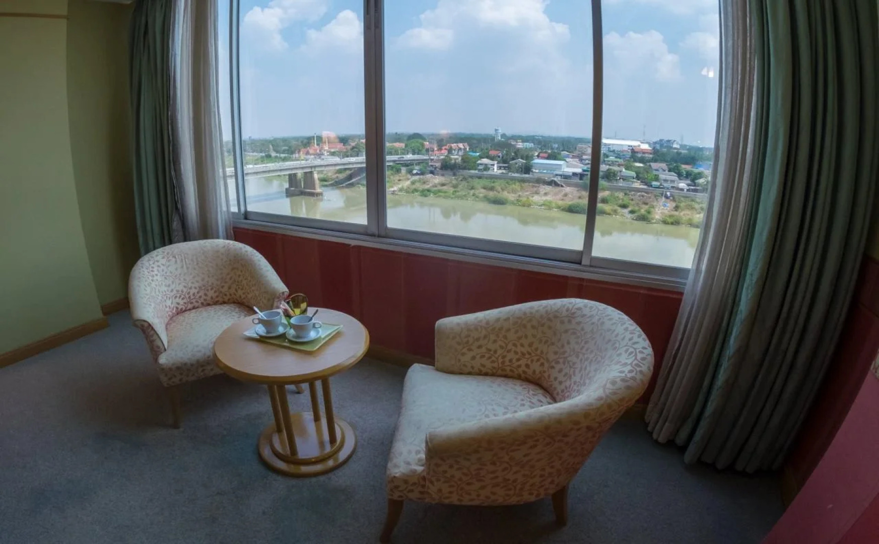 Chaisaeng Palace Hotel