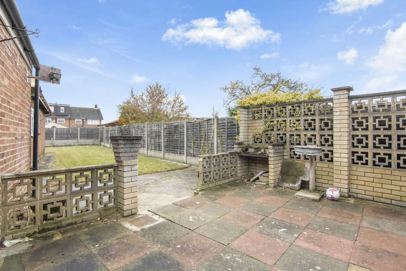 3 Bed House - Sleeps 5 - Garden - Parking