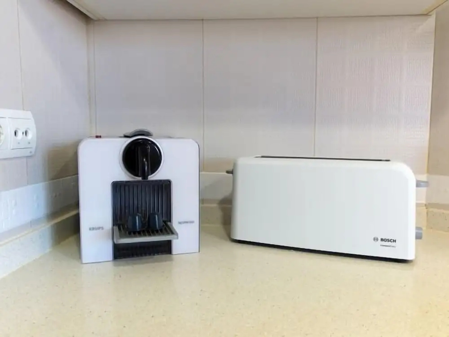 Amity Be my Guest Castelldefels