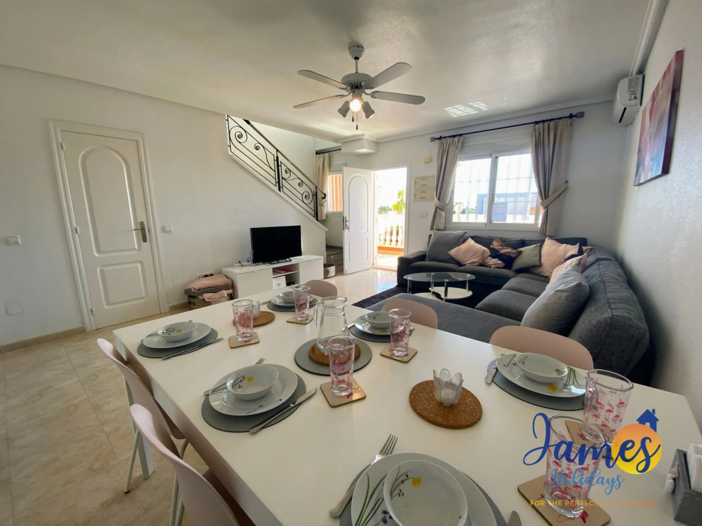 Laguna Townhouse overlooking Communal Pool LOM01