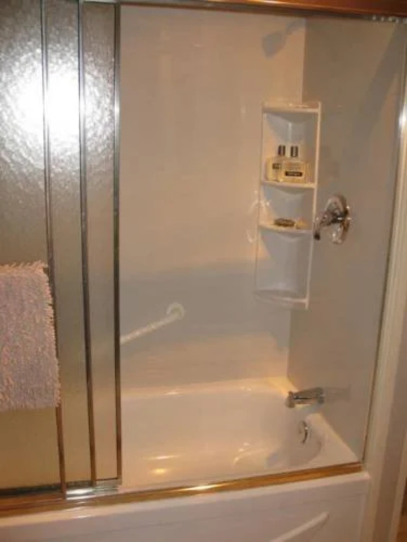 Table dans les nuages