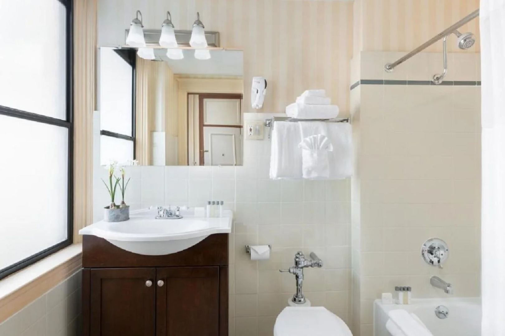 Hotel Whitcomb - A Historic San Francisco Hotel 