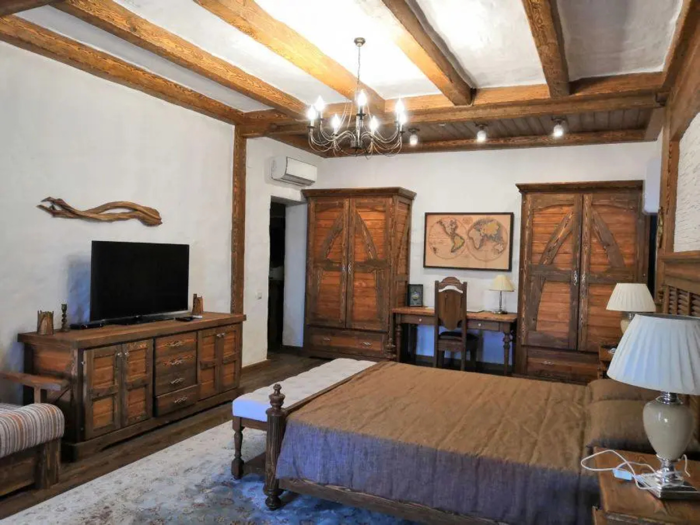 Fishing and Hunting Base Yakor'