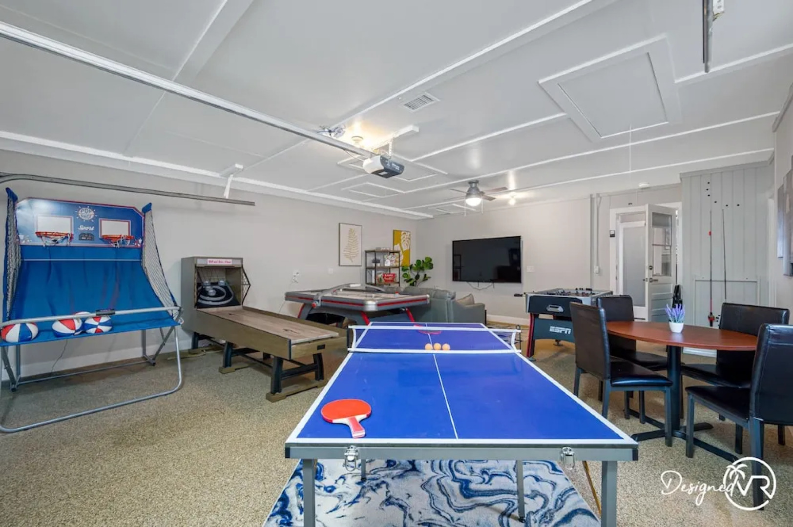 Chic 8BR with Heated Pool & Waterview