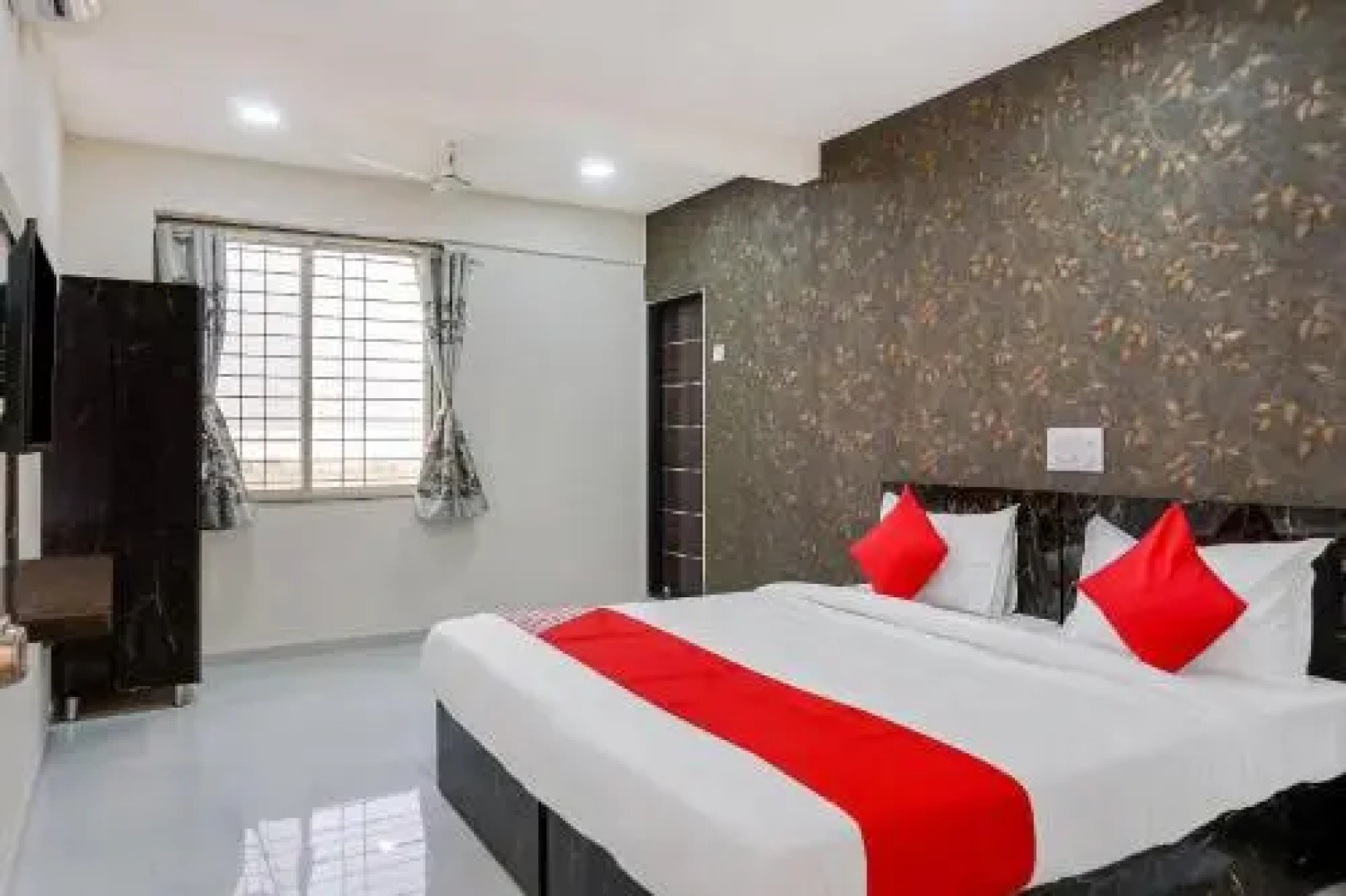 OYO 28474 Hotel Worldking