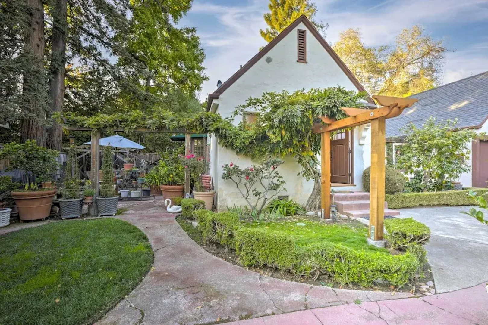 Updated Menlo Park English Tudor Garden Cottage!