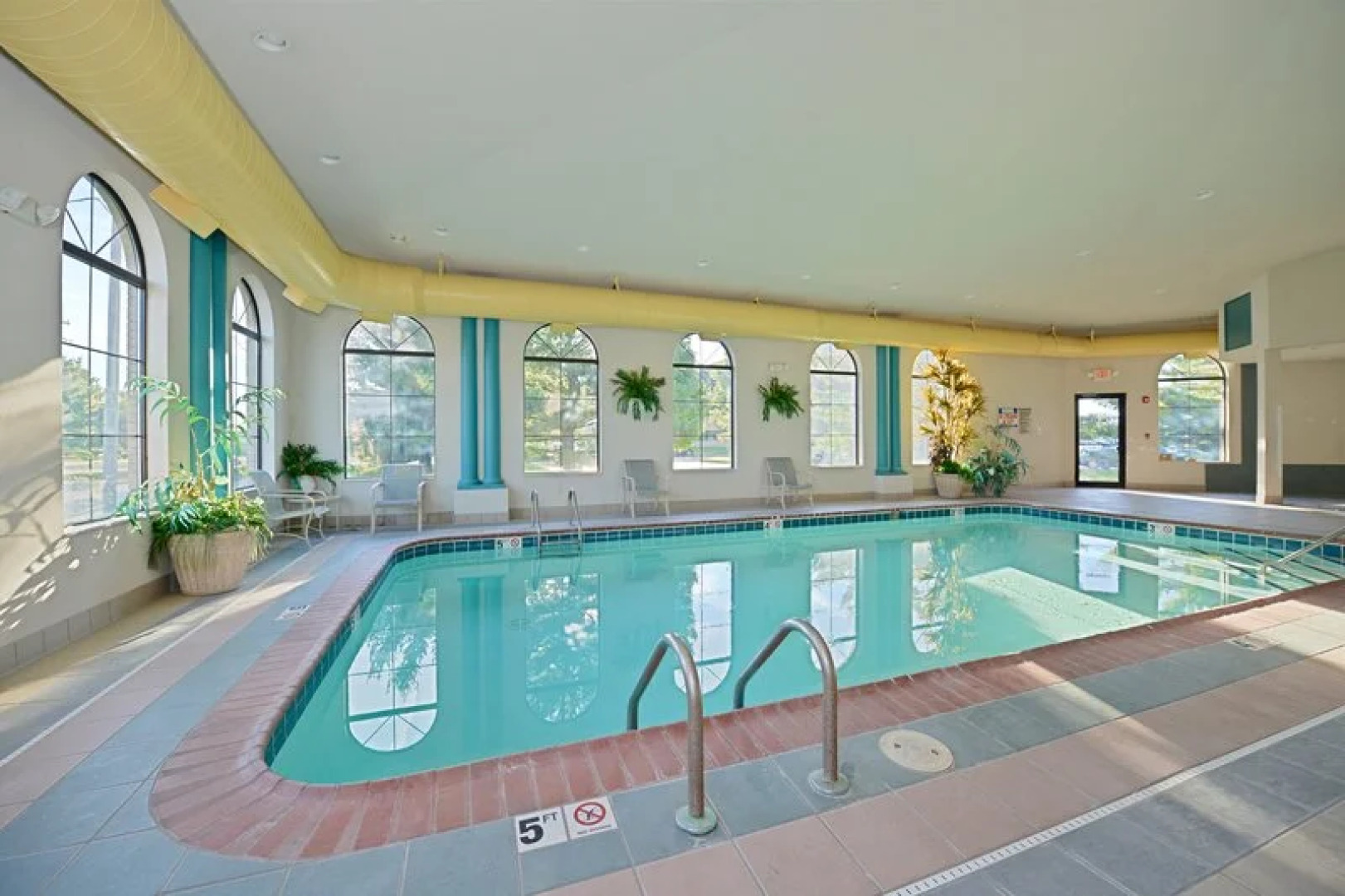 Days Inn & Suites By Wyndham Kalamazoo