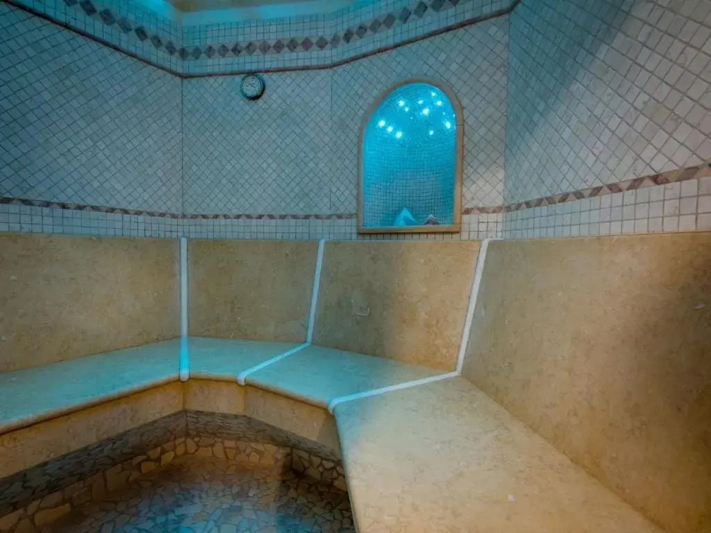 Albergo Dimaro Wellness & Family Hotel