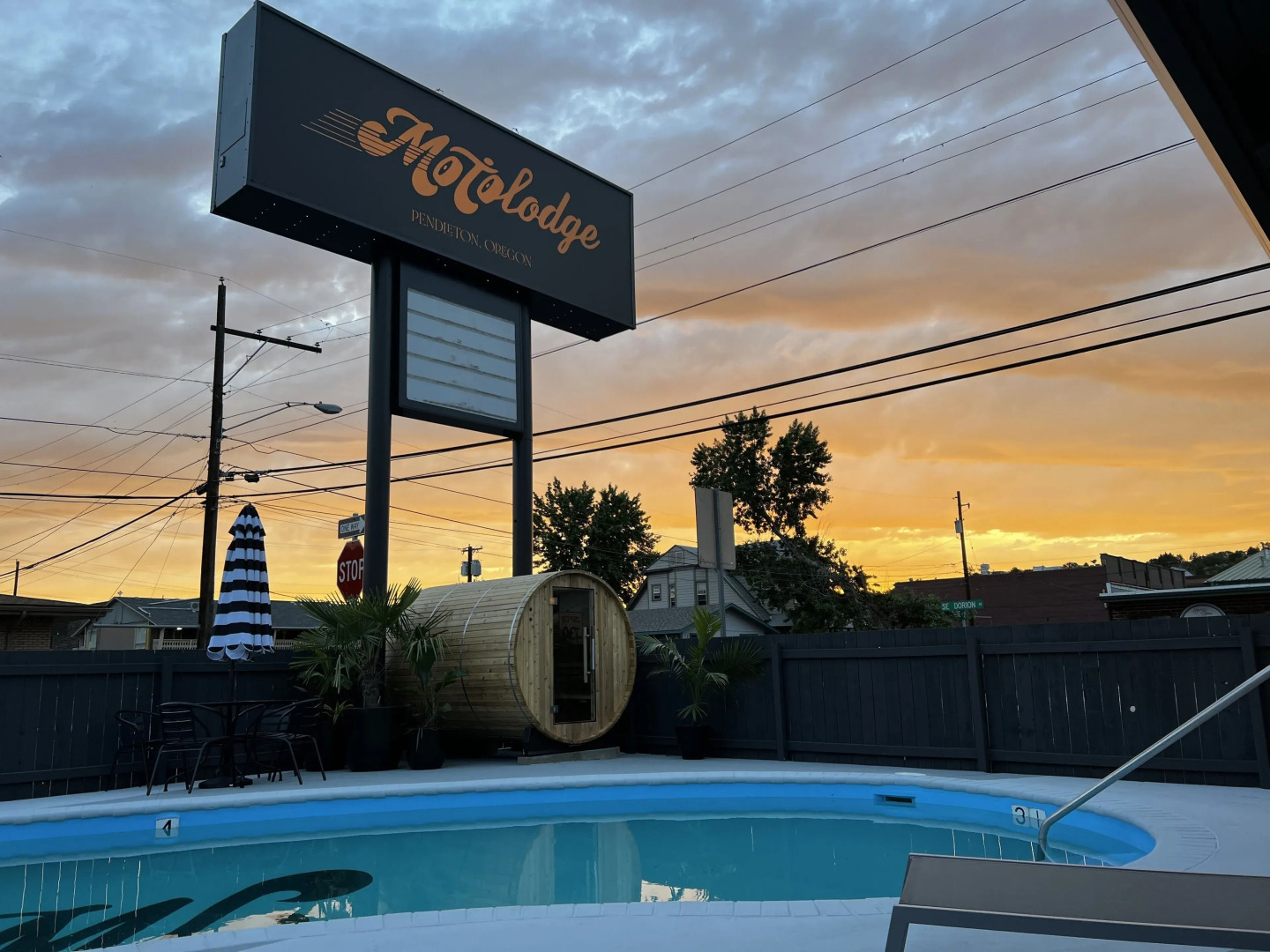 Rodeway Inn & Suites