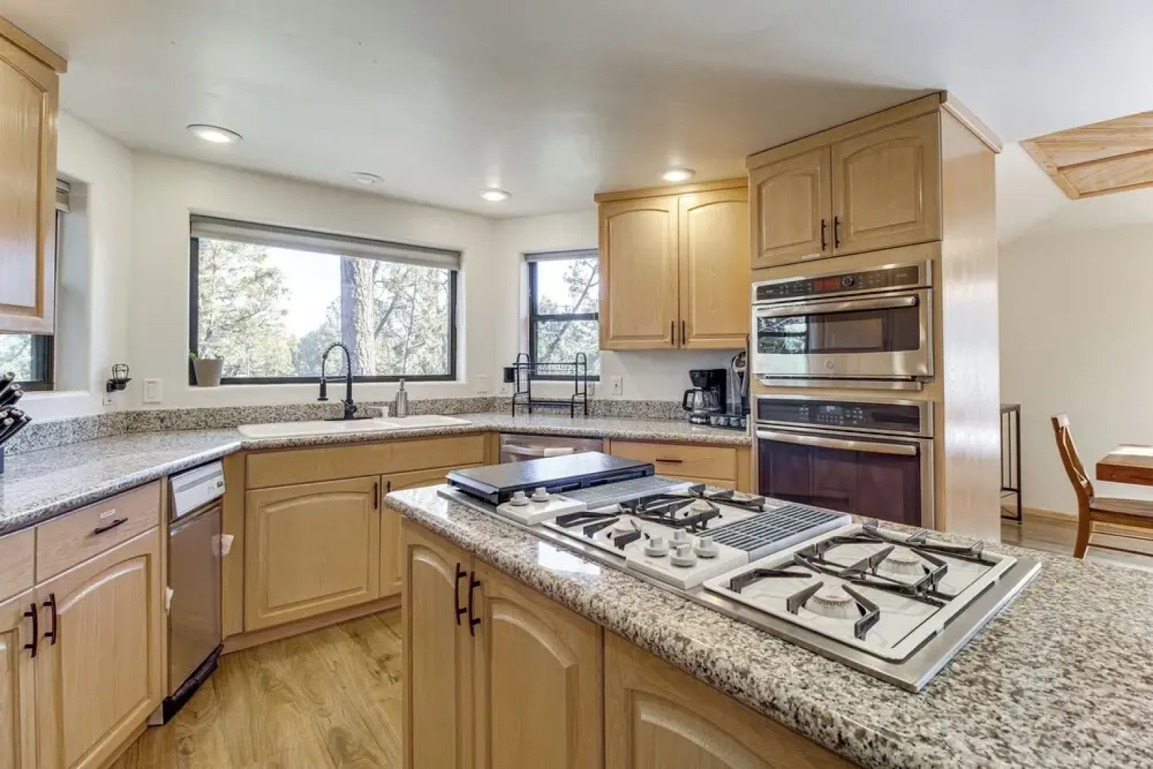 Near Hiking: 'ponderosa Paradise' Overgaard Cabin