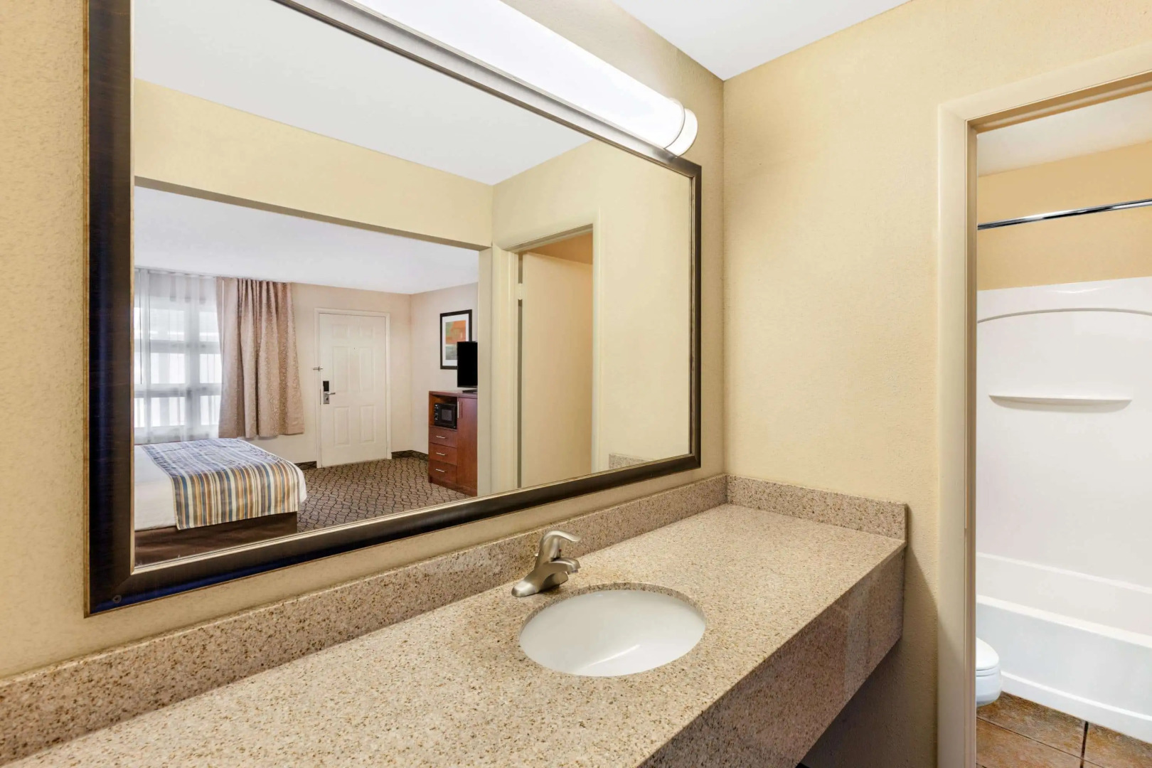 Baymont by Wyndham St. Ignace Lakefront