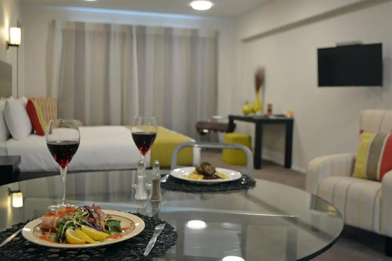 Clarion Suites Ambassador