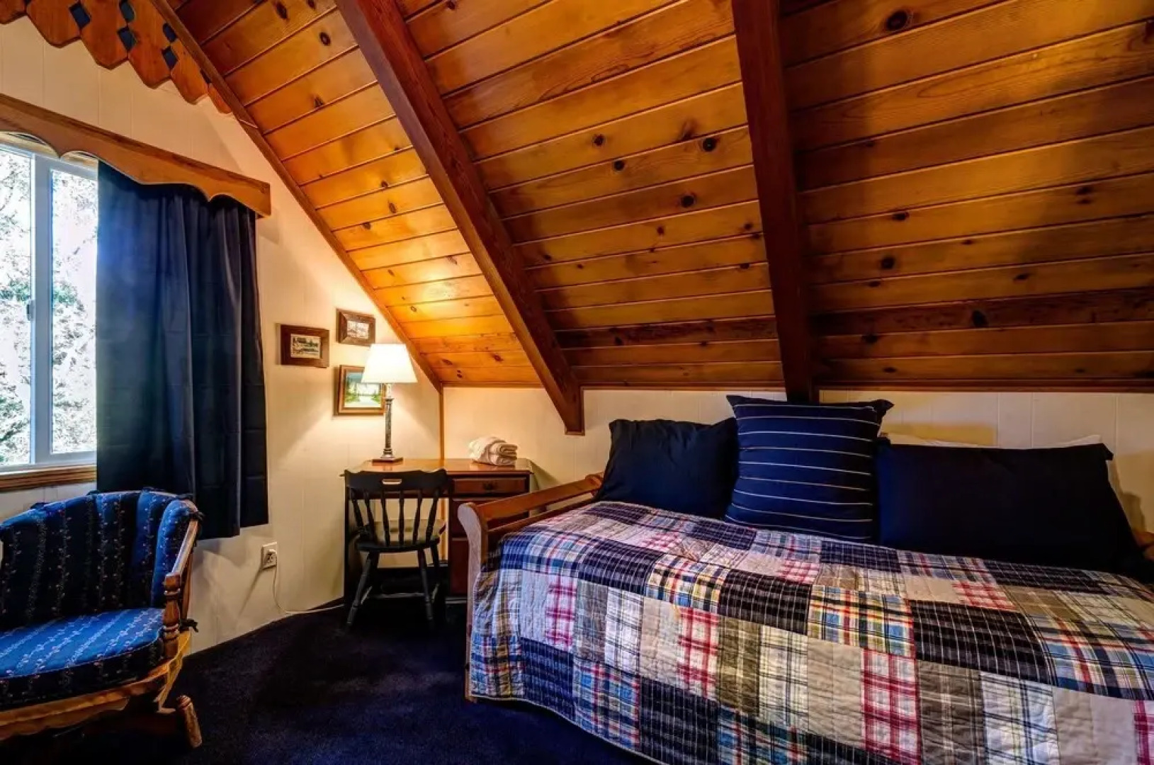 Arrowhead Pine Rose Cabins