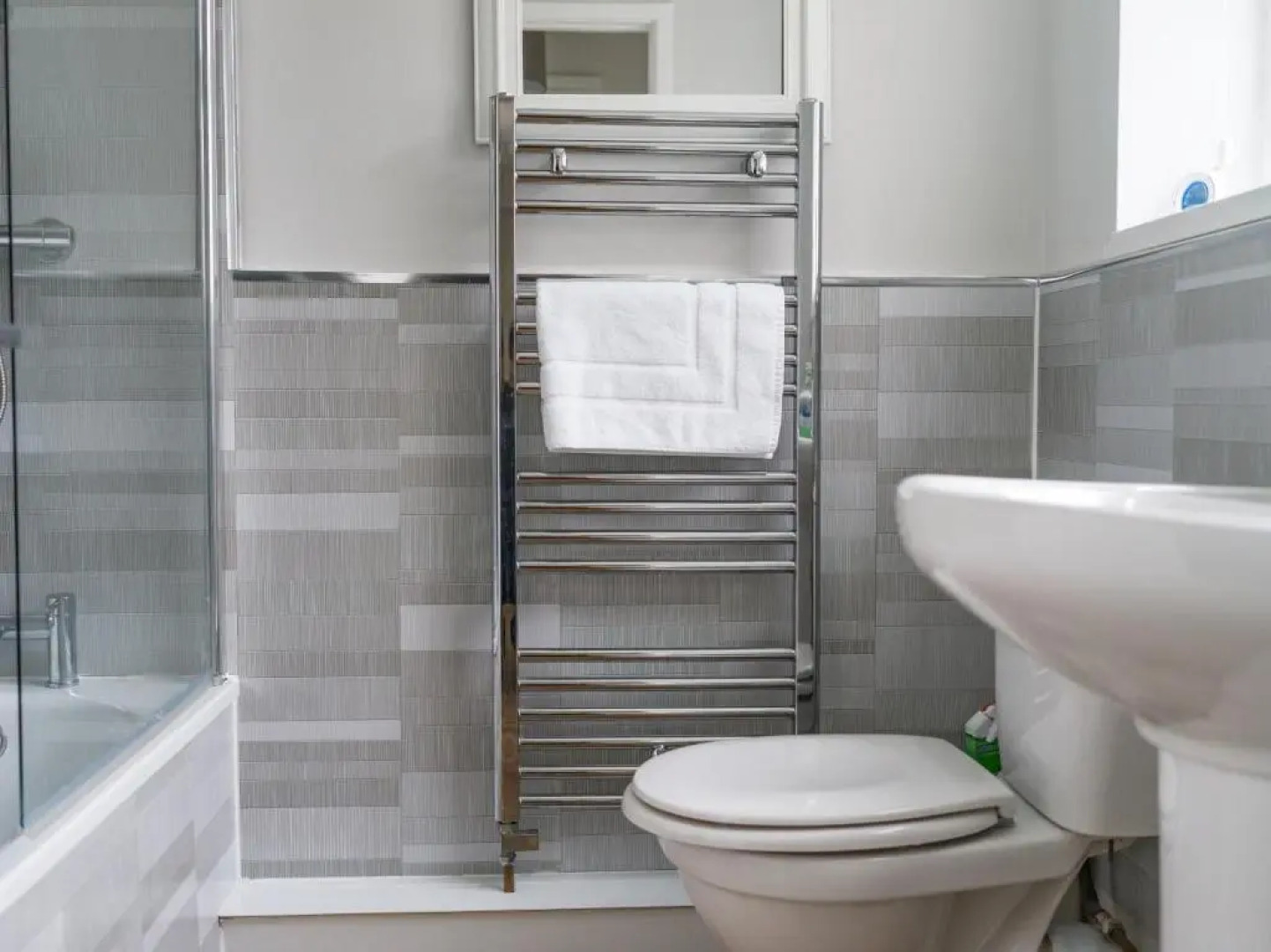 East House-sleeps 5-pet Friendly-garden - Parking