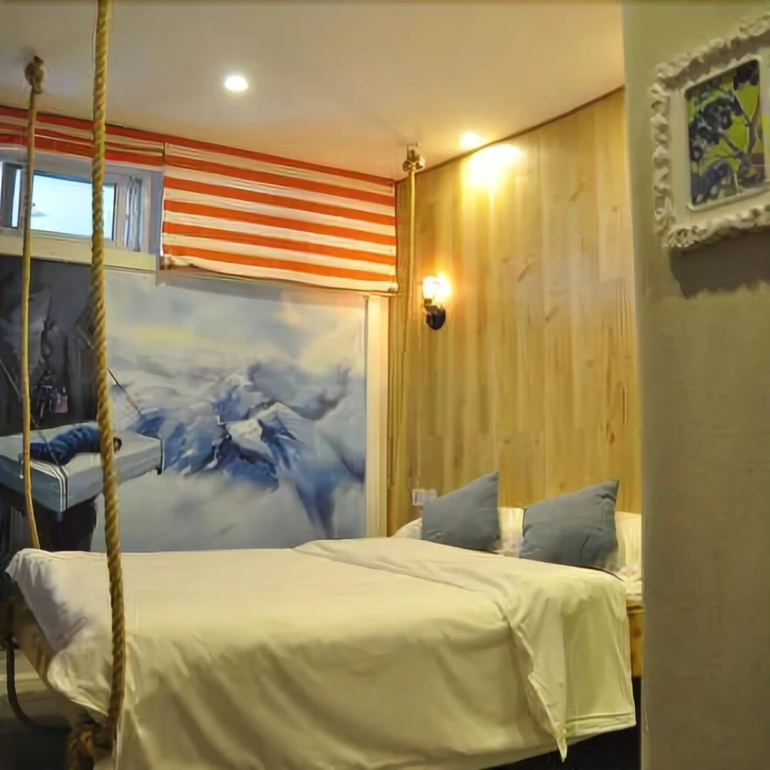 The Love of Maple Theme Hotel