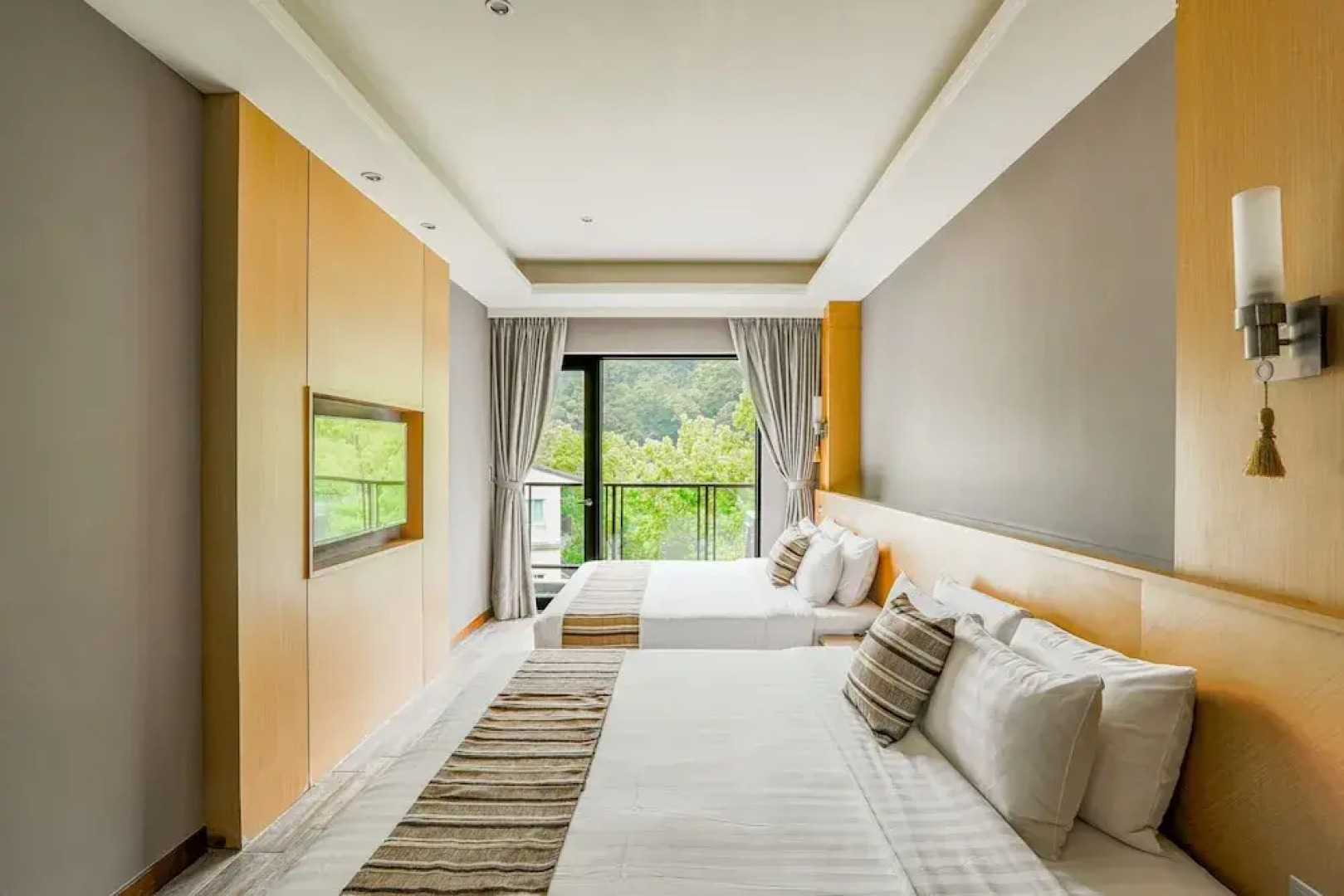 Sunrise Hot Spring Hotel