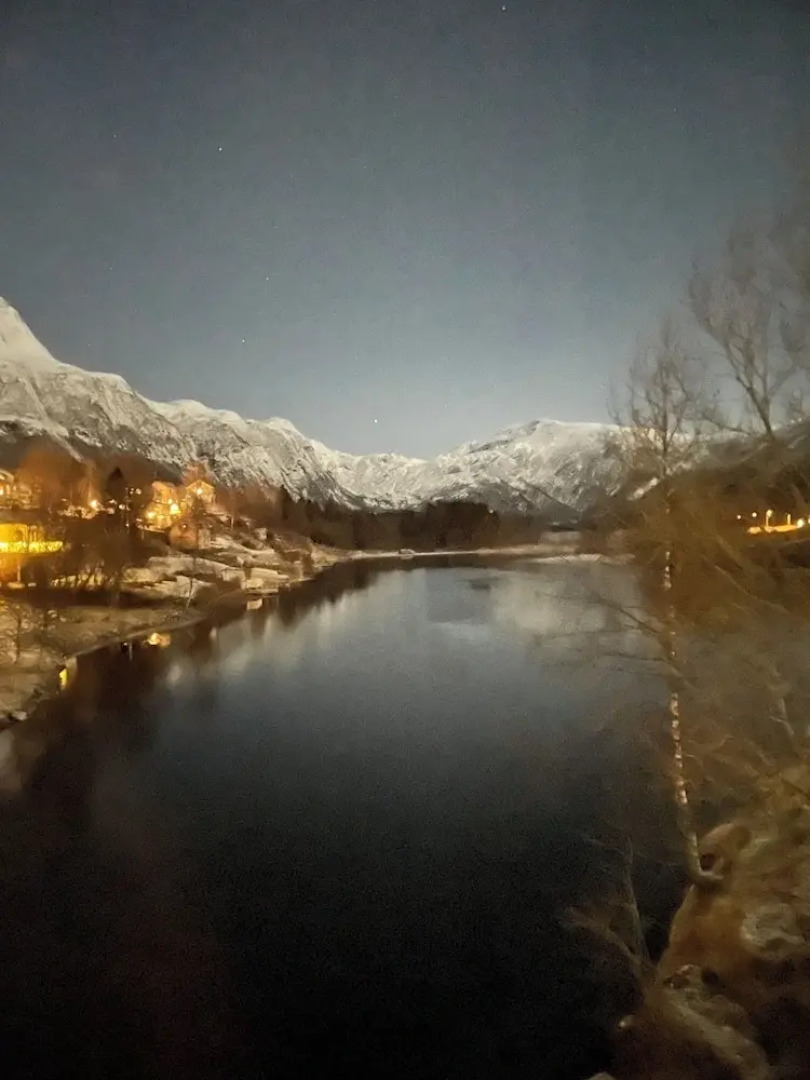 The house on the lake