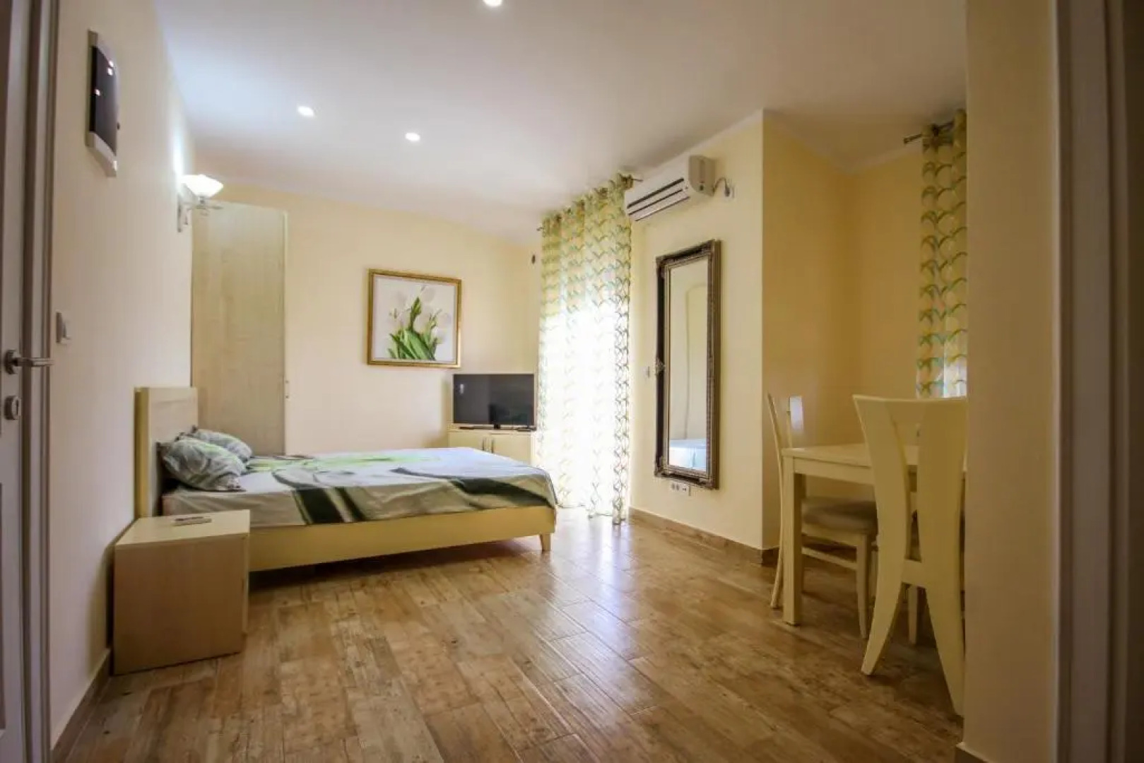 Apartaments Crown Silvia