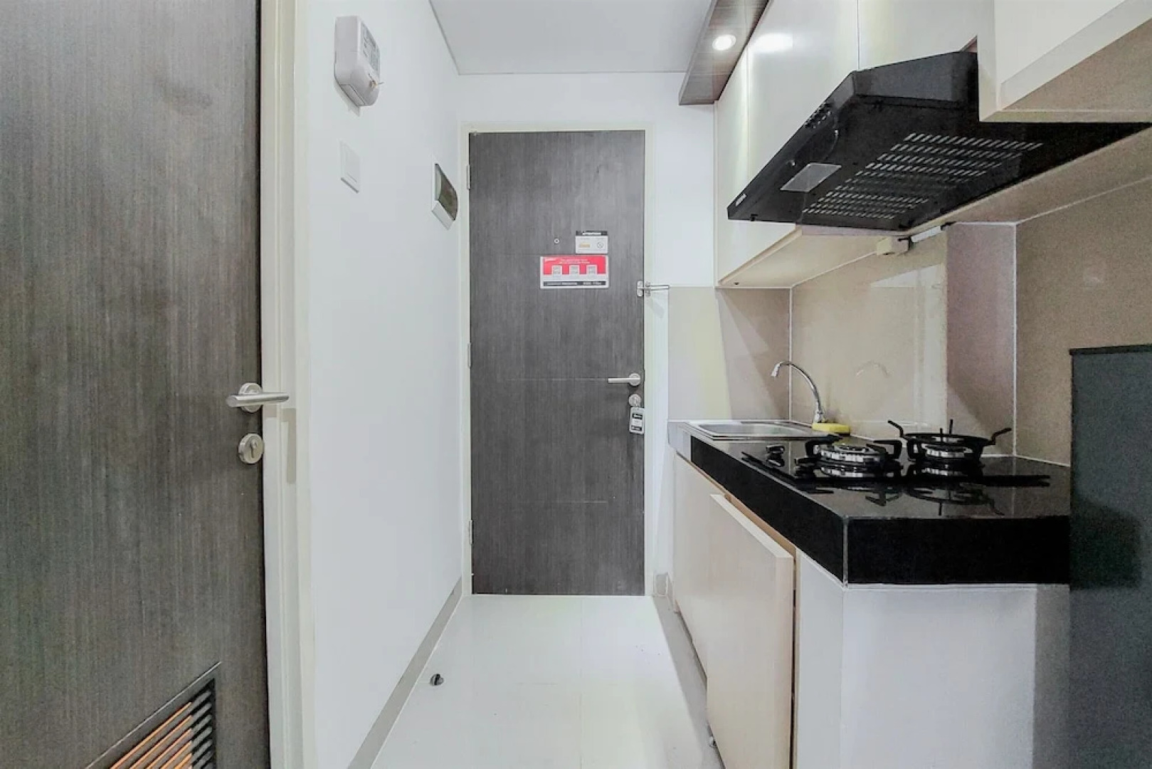 Minimalist And Homey Studio Serpong Garden Apartment