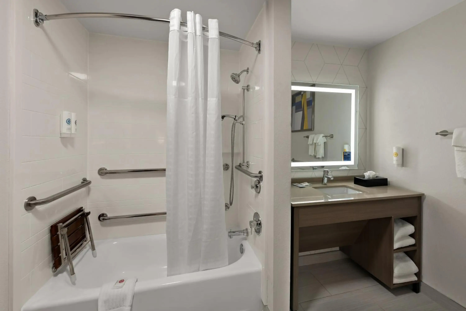 Comfort Suites Columbus East Broad