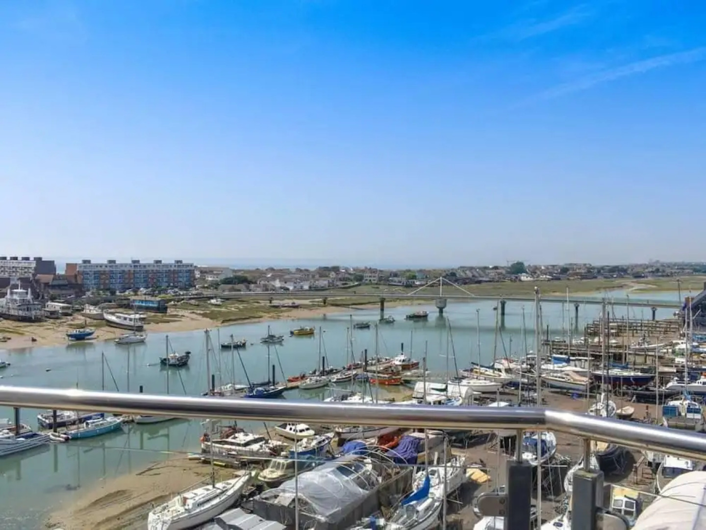 Superior 2 Bedroom Condo With Stunning Sea Views