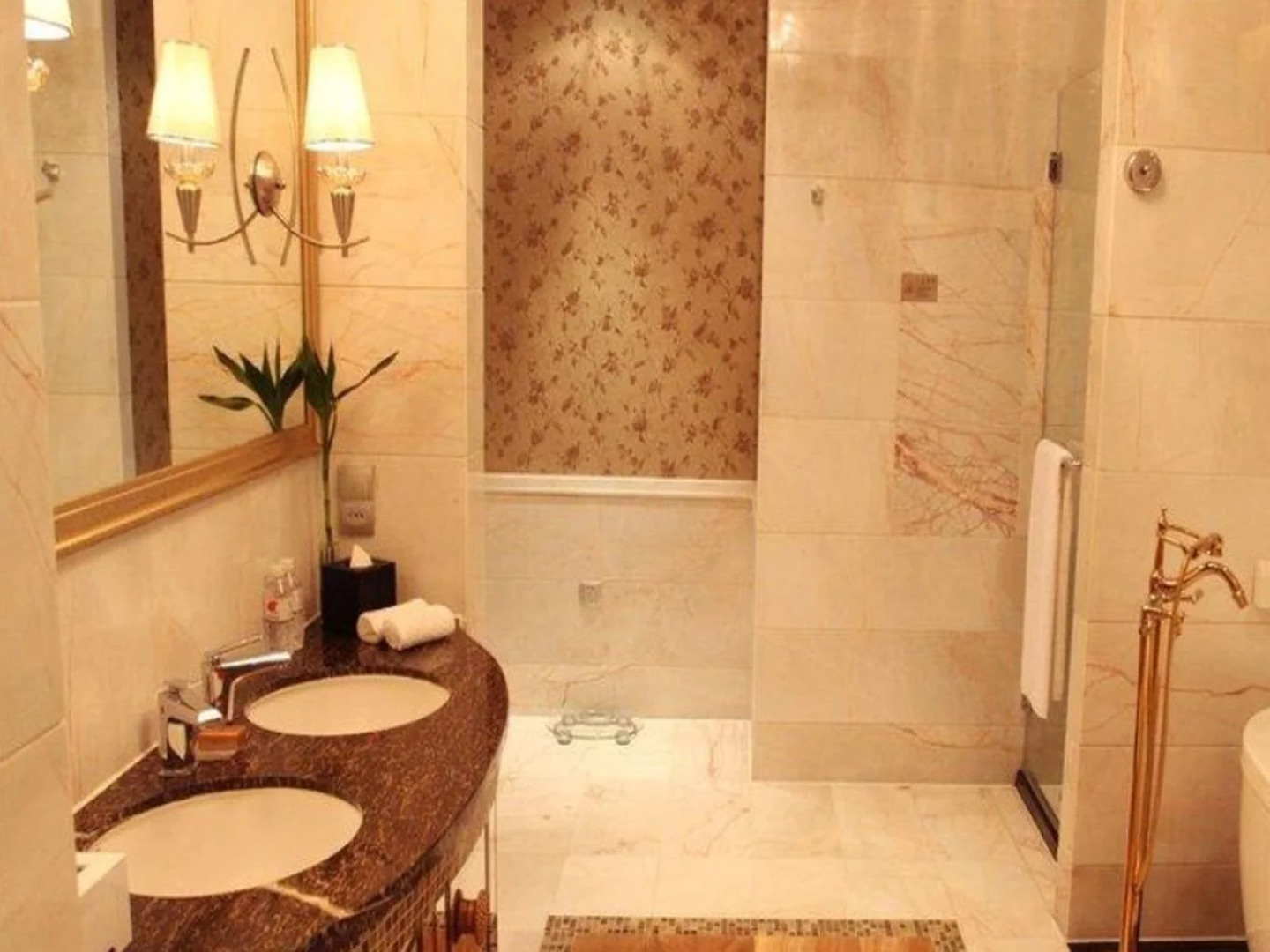 Fortune International Hotel